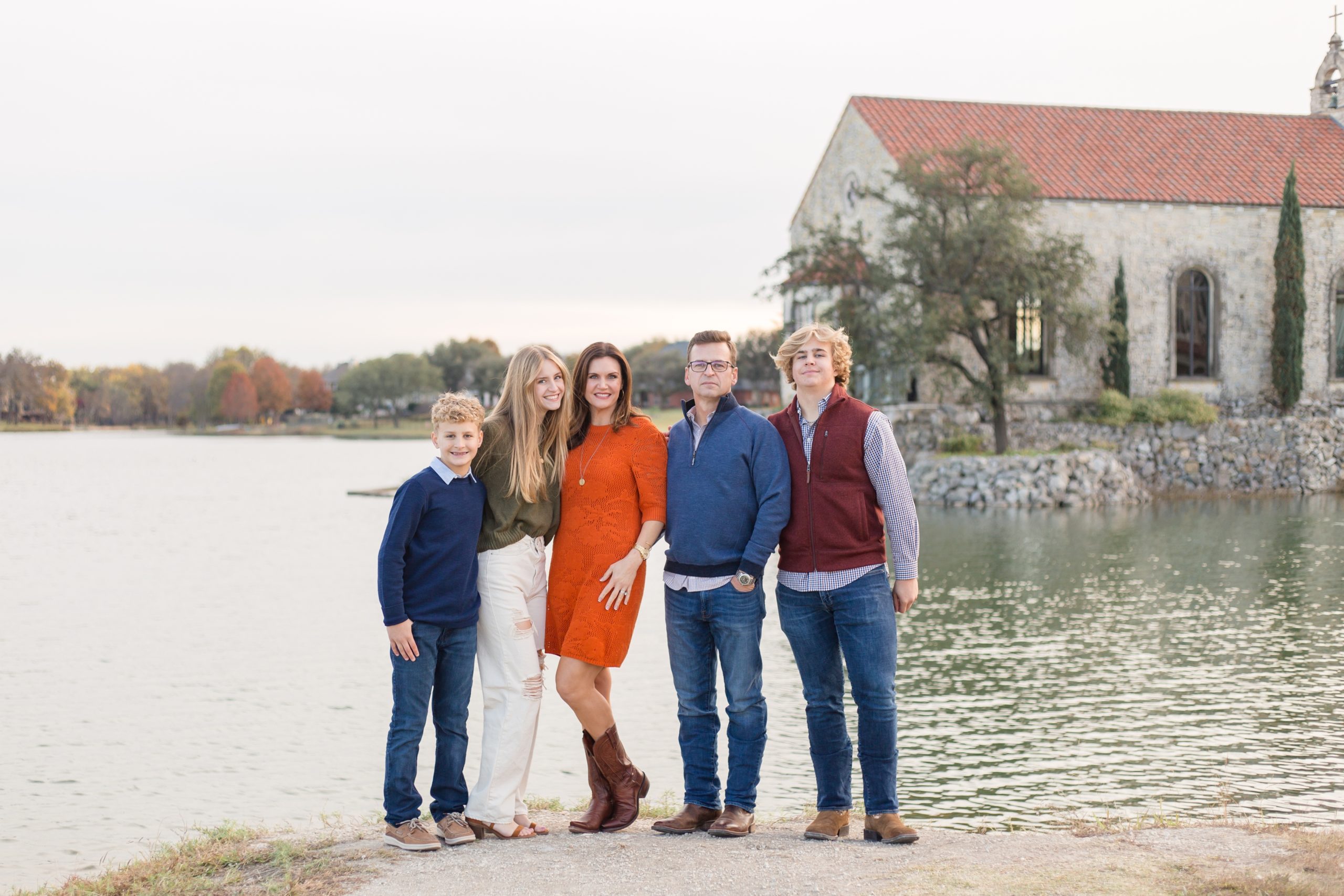 Family of 5 poses during full family portrait session with family photography team Wisp + Willow Photography Co. Today on the blog we're talking about why choosing a full session might be best for your family! Click to read more!
