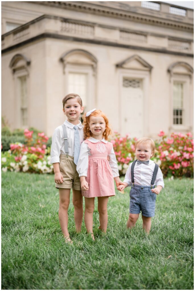 Richmond mini session with 3 little kids- 2 brothers and 1 sister wearing preppy outfits for their family photography session.