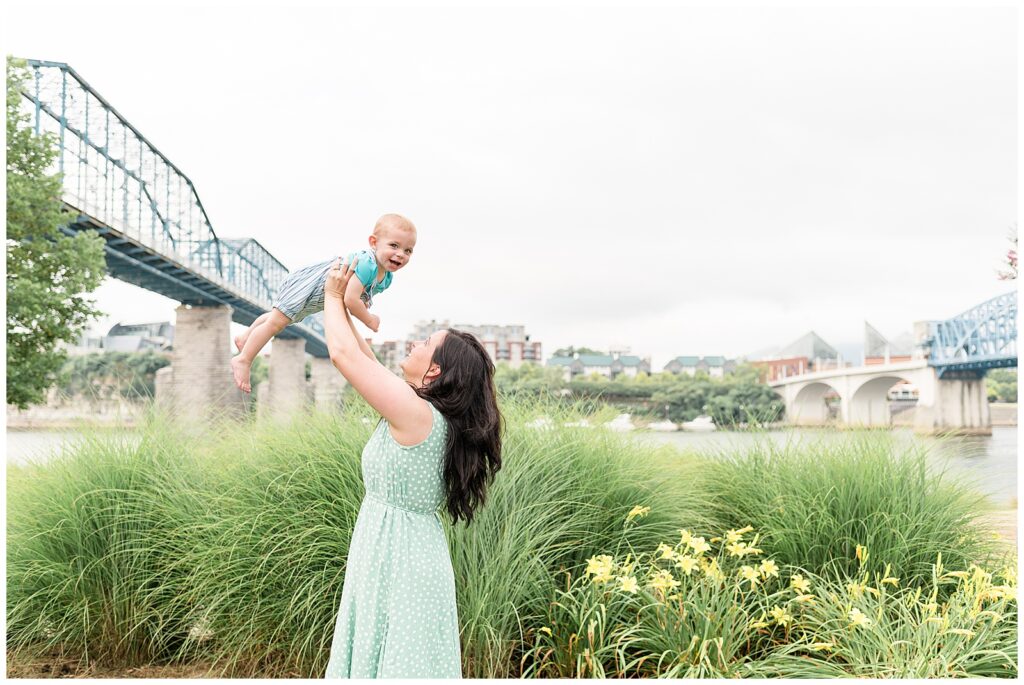 Check out more from Wisp + Willow Photography Co. on the blog now of this family of 3 at Coolidge Park in Chattanooga, Tennessee.