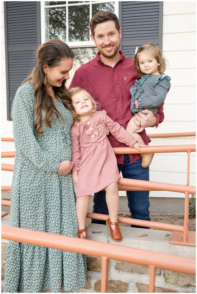 Family of 4 take family portraits in Dallas, TX with Wisp + Willow Photography, Co.  Click to see more on the blog now!