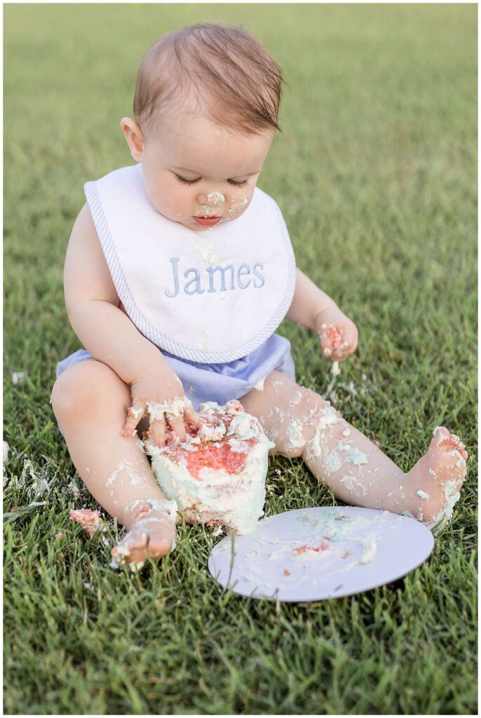 Baby's one year old cake smash session at Harlinsdale Farm in Franklin, TN.  Click to see more on the blog now!