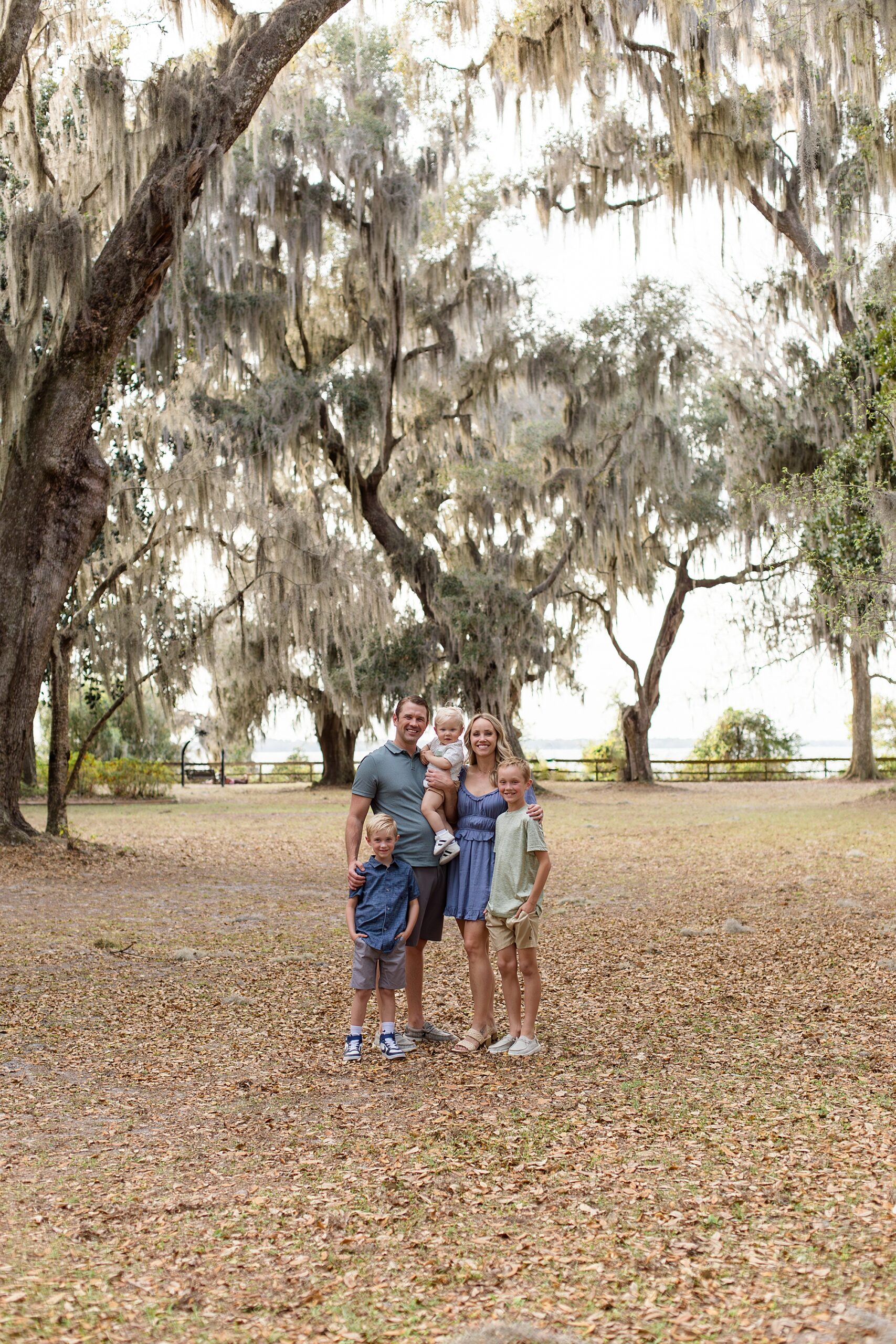Family of 5 poses during Jacksonville family session with Jax family photographer Wisp + Willow Photography Co. 